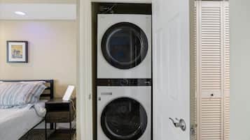 Kondominium, Beberapa Tempat Tidur, patio (Hawk's Hideout) | Laundry