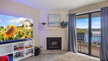 Condo, Multiple Beds, Patio (Hawk's Hideout) | Living area