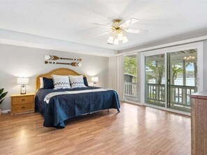 Talo, useita sänkyjä, patio (Ozark Oasis) | 6 makuuhuonetta, yksilöllisesti sisustettu, yksilöllisesti kalustettu