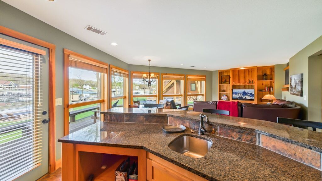 House, Multiple Beds, Hot Tub (Elk Lodge At The Lake) | Interior
