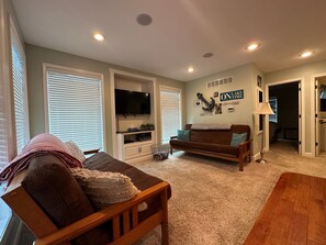 Ferienhaus, Mehrere Betten, Terrasse (Shady Valley Retreat) | Wohnbereich