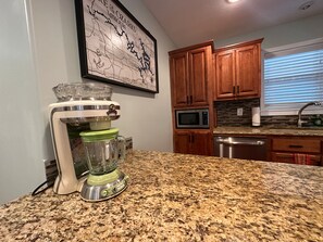 Hus - flere senge - terrasse (Shady Valley Retreat) | Privat køkken