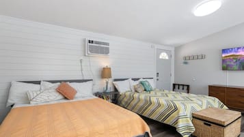 Maison, plusieurs lits, patio (Lakeside Serenity)