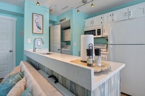 Casa, diversos llits, pati (Lakeside Serenity) | Cuina privada