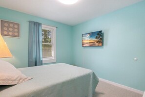 Maison, plusieurs lits, patio (Lakeside Serenity)