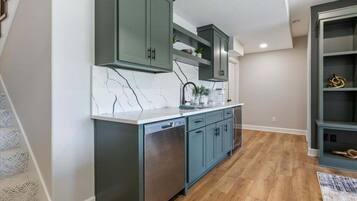 Nhà, nhiều giường, sân hiên (Hawk's Cove) | Bếp riêng