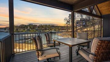 Nhà, nhiều giường, sân hiên (Hawk's Cove) | Quang cảnh từ phòng