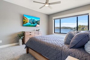 House, Multiple Beds, Patio (Hawk's Cove)