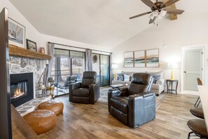 Hus, flere senger, adgang til basseng (Fairway Lake Haven) | Oppholdsområde