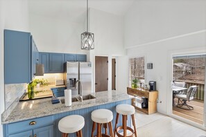 ハウス ベッド (複数台) プールアクセス (Woodlands Lake Oasis) | 専用キッチン