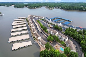 Exterior - Lakeview Condo w/ 2 Pools & Beach - Family Fun Awaits at 21mm (Osage Beach)