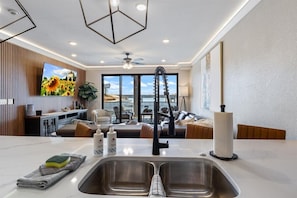 Condo, Multiple Beds, Patio (Luxury Lakeview Oasis) | Interior
