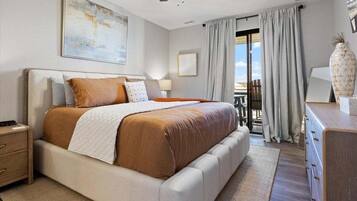Appartement, meerdere bedden, patio (Luxury Lakeview Oasis) | 3 slaapkamers, individueel gedecoreerd, individueel gemeubileerd