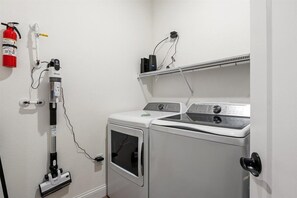 شقة - عدة أسرّة - برواق (Topsider Tower) | غسيل الملابس