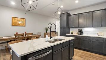 Condo, Multiple Beds, Patio (Topsider Tower) | Private kitchen