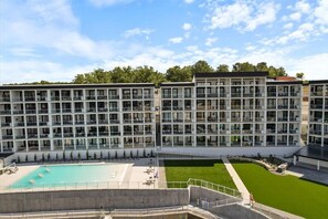 Exterior - Family-fun Lakeside Luxury at Topsider in Osage w/ 2 Pools, Prime Views Pack N' Play & Games (Osage Beach)