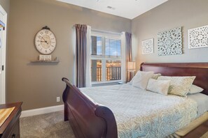 4 عدّة غرف نوم وبديكورات فريدة لكل غرفة وطراز فريد لكل وحدة