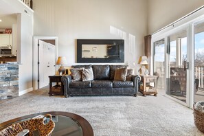 Lejlighed - flere senge - adgang til pool (Lake Daze Retreat) | Opholdsområde