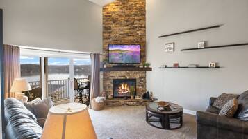 Condo, Multiple Beds, Pool Access (Lake Daze Retreat) | Living area