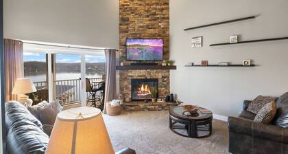 Beautiful Cove Views & Plenty Relaxing Spaces