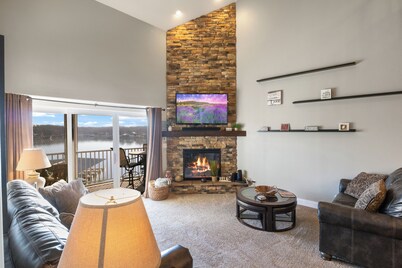 Beautiful Cove Views & Plenty Relaxing Spaces