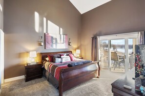 Condo, Multiple Beds, Pool Access (Lake Daze Retreat) | 4 bedrooms, individually decorated, individually furnished - Beautiful Cove Views & Plenty Relaxing Spaces (Sunrise Beach)