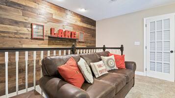 Lejlighed - flere senge - adgang til pool (Lake Daze Retreat) | Interiør