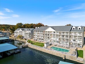 Exterior - Beautiful Cove Views & Plenty Relaxing Spaces (Sunrise Beach)