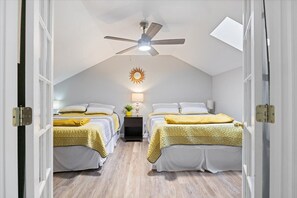 Apartamento, varias camas, patio (Shenanigans Shack) | 3 dormitorios, decoración individual, mobiliario individual