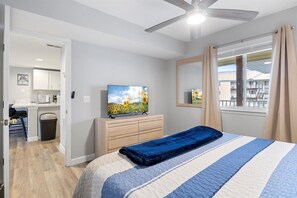 公寓客房, 多張床, 庭院 (Shenanigans Shack) | 3 間臥室、獨特裝潢、布置獨特、床單