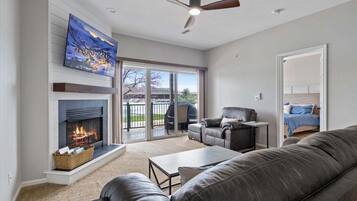 Condo, Multiple Beds, Patio (Lake Escape) | Living area
