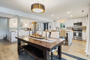 3 habitaciones, decoración personalizada y muebles diferentes 