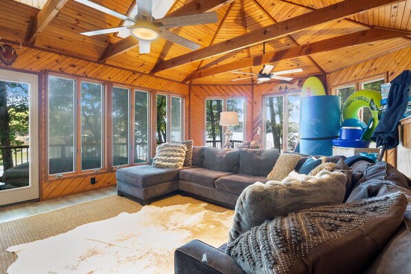 Hus, flere senger, terrasse (Chateau Relaxo) | Oppholdsområde