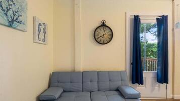 Casa, várias camas, varanda (The Knot-ical Nook) | Área de estar