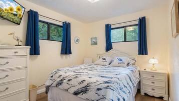 House, Multiple Beds, Patio (The Knot-ical Nook) | View from room