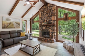 Living area - 17 Lakefront Acres, Private Dock, Firepit, Pool Table, Kayaks, Fishing (Gravois Mills)