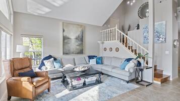 Hus - flera sängar - uteplats (Huckleberry Hill Haven) | Vardagsrum