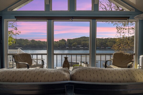 Casa, várias camas, varanda (Huckleberry Hill Haven) | Parte interna