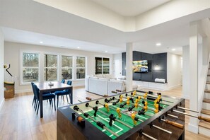 Maison, plusieurs lits, patio (Dreaming of Sunrise) | Salle de jeux
