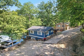 Exterior - Minutes From the Strip - Nightlife and Dining! (Lake Ozark)
