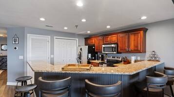 Appartement, meerdere bedden, hot tub (Sunset Cove) | Privékeuken