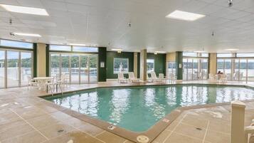 Kolam renang tertutup, kolam renang terbuka