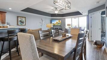 3 عدّة غرف نوم وبديكورات فريدة لكل غرفة وطراز فريد لكل وحدة