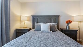 Condo, Multiple Beds, Hot Tub (Sunset Cove) | 3 bedrooms, individually decorated, individually furnished, bed sheets