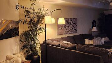 Condo, Multiple Beds, Kitchen (Blessings on Emerald Bay) | Living area