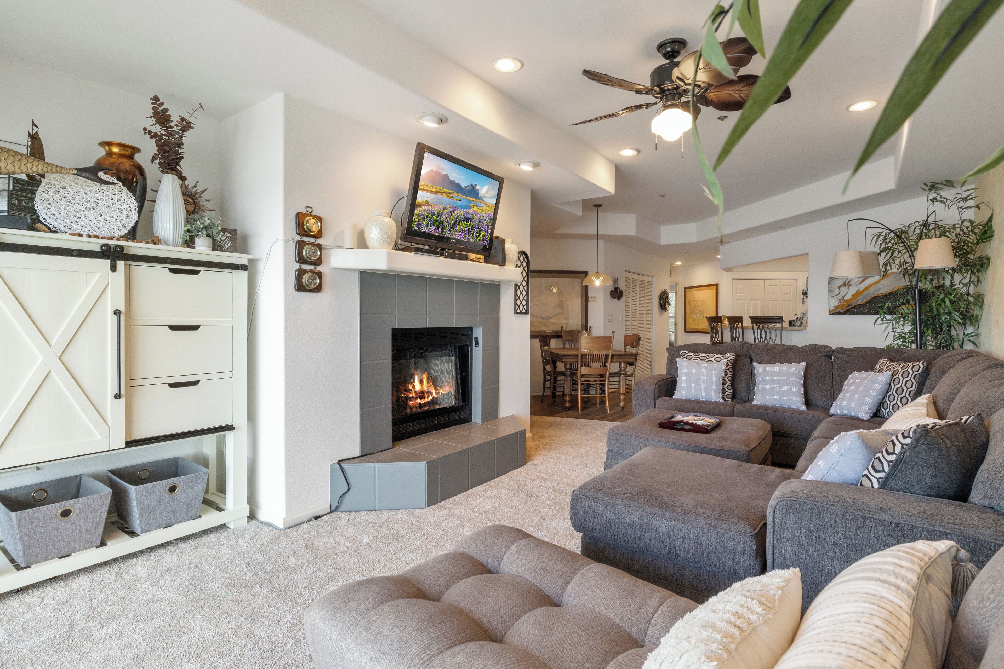 Condo, Multiple Beds, Kitchen (Blessings on Emerald Bay) | Living area