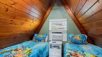 Casa, várias camas, varanda (Changes In Attitude) | 2 quartos, individualmente decorados, individualmente mobiliados