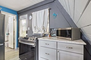 独立别墅, 多张床, 露台 (Changes In Attitude) | 私人厨房