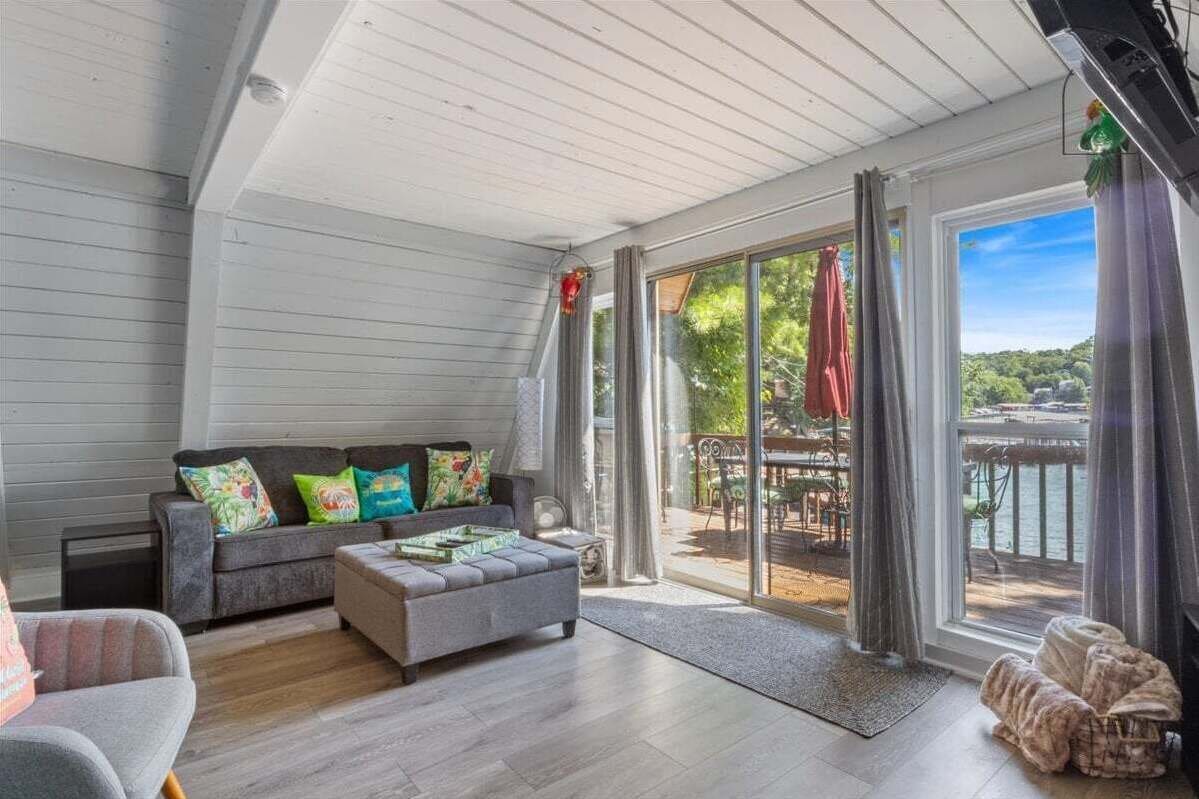 House, Multiple Beds, Patio (Changes In Attitude) | Living area