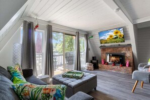 House, Multiple Beds, Patio (Changes In Attitude) | Living area